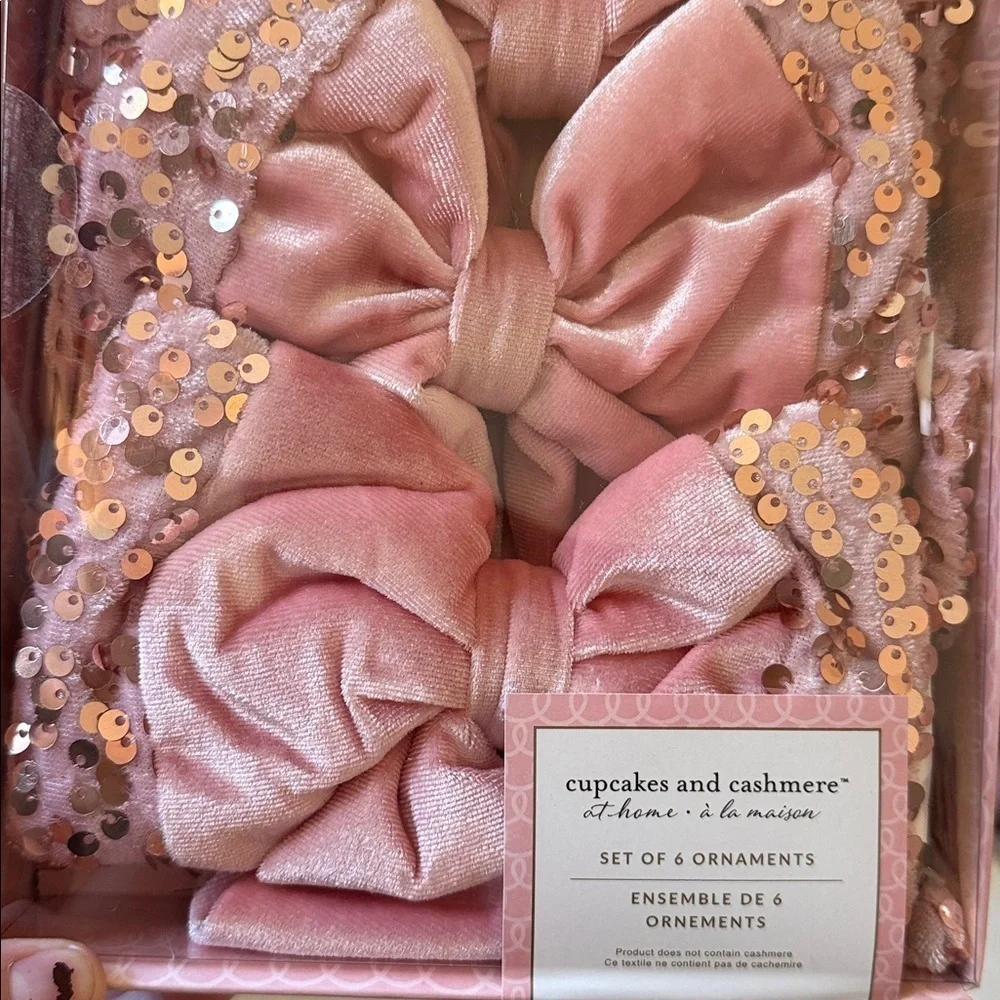 cupcakes & cashmere set six